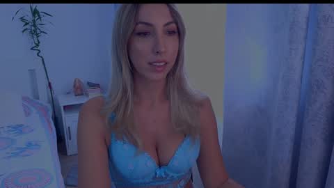 Snapshot of purevibrations chatting on September 24, 11:50 am Isabelle online show from September 24, 11:50 am