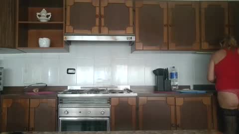 Mary online show from October 25, 8:35 am