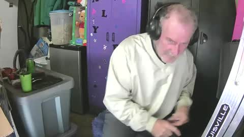 Mark online show from December 14, 8:23 am