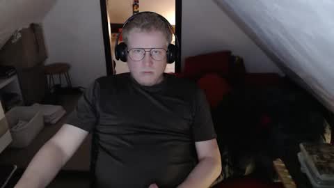 pussylovercb online show from April 16, 8:03 am