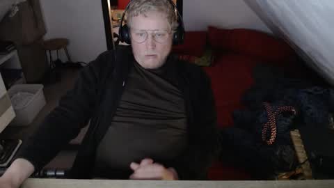 pussylovercb online show from May 15, 8:45 am