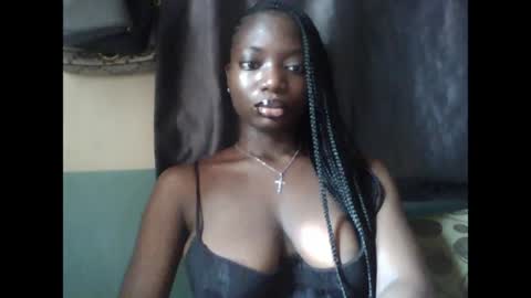 ora online show from May 6, 10:43 am