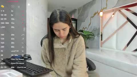 Qetsyah online show from April 16, 1:00 pm