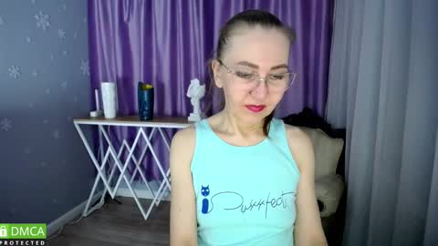 Snapshot of queen_a_n_i chatting on February 26, 12:16 pm A N I  Ill be here on December 1st online show from February 26, 12:16 pm