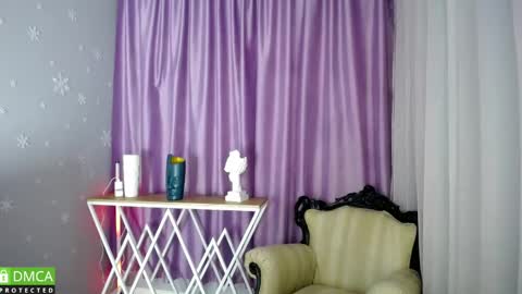 Snapshot of queen_a_n_i chatting on March 5, 12:44 pm A N I  Ill be here on December 1st online show from March 5, 12:44 pm