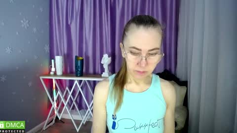 Snapshot of queen_a_n_i chatting on February 28, 7:05 am A N I  Ill be here on December 1st online show from February 28, 7:05 am