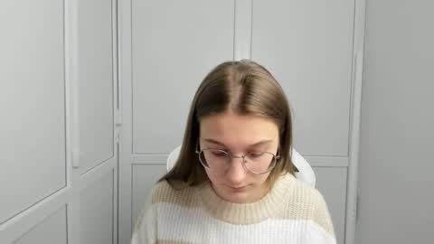 Amelie online show from March 21, 8:30 am