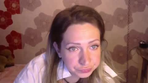 Queen Daenerys online show from September 29, 8:30 pm