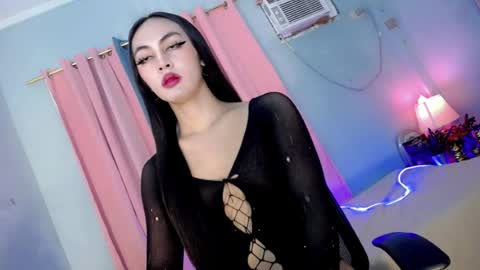 queen_danaya online show from July 14, 7:30 pm