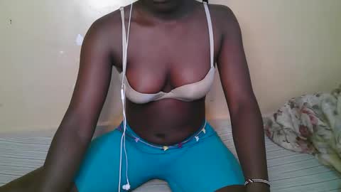 queen_latasha online show from December 18, 7:25 am