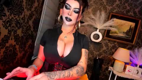 queen mira  maria shantal online show from October 6, 3:35 am