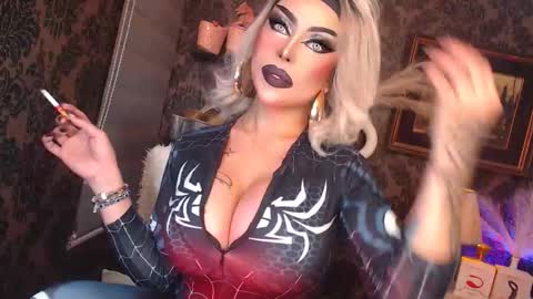 queen mira  maria shantal online show from October 14, 1:08 am