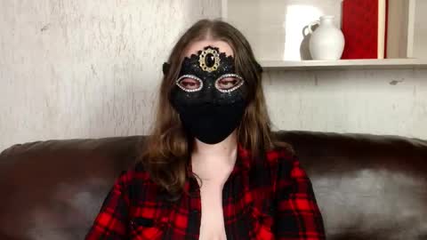 Nora online show from May 7, 10:38 pm