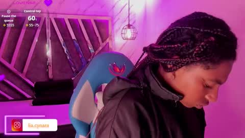   online show from October 4, 12:03 pm