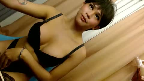 CALL ME YOUR QUEEN AIVY1 online show from May 21, 3:02 am