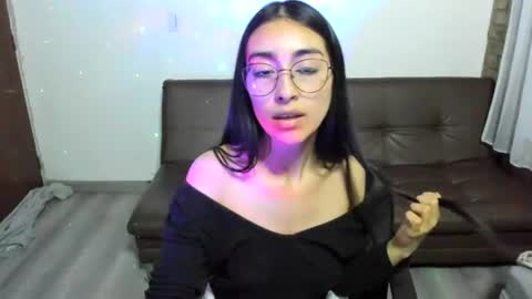 queenbyte_18 online show from June 24, 5:14 am