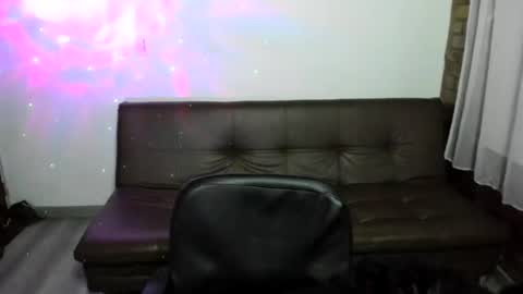queenbyte_18 online show from August 3, 4:47 am