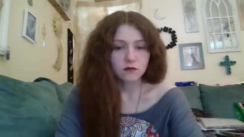 queencrimsonlvx online show from November 7, 10:12 pm