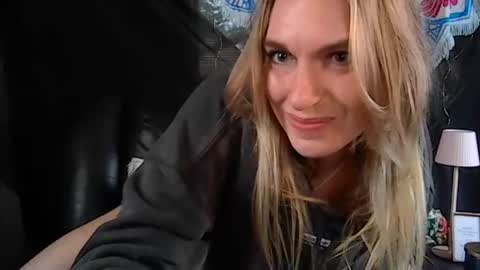 Queen Hazy online show from October 22, 5:47 pm