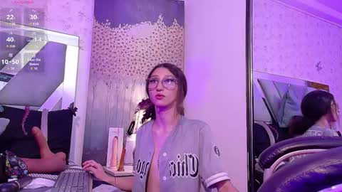 QUEENJEENN online show from June 21, 5:14 am