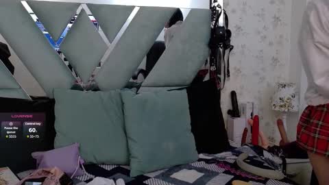 QUEENJEENN online show from March 3, 4:52 am