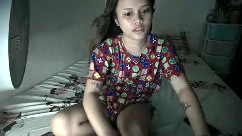 Snapshot of queenliyahxx chatting on September 18, 9:46 am liyaaahhhh here online show from September 18, 9:46 am