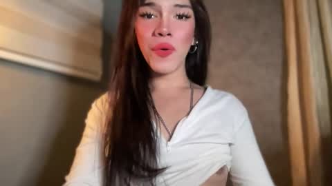 QUEEN online show from May 6, 2:39 am