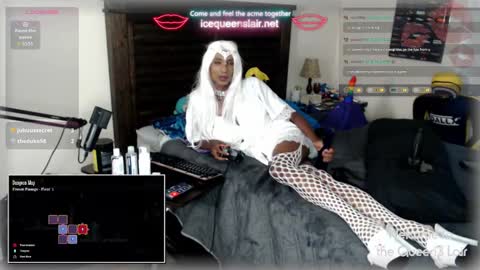 Snapshot of queenofwhiteice chatting on September 13, 3:42 am Ice Queen Jayla online show from September 13, 3:42 am