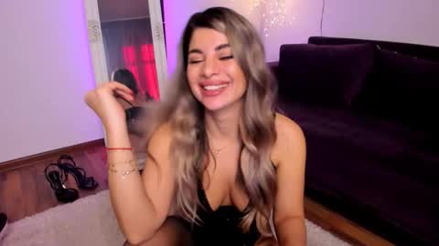 Queennofyuredreams online show from March 16, 5:44 am