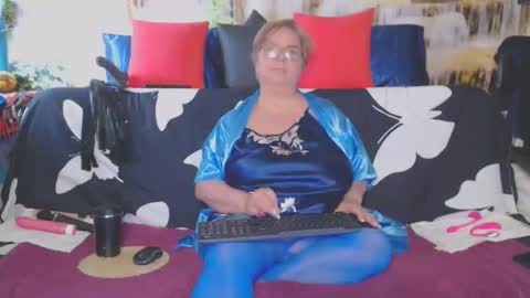 QueenPammy online show from March 24, 12:00 pm