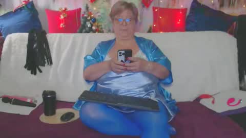 QueenPammy online show from December 5, 9:30 am