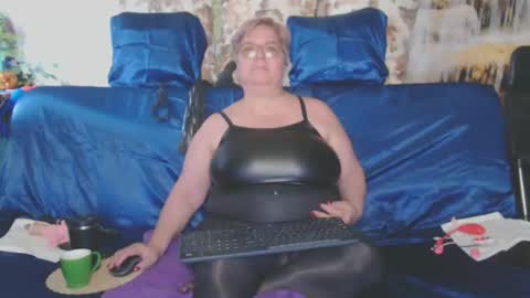 QueenPammy online show from October 26, 11:11 am