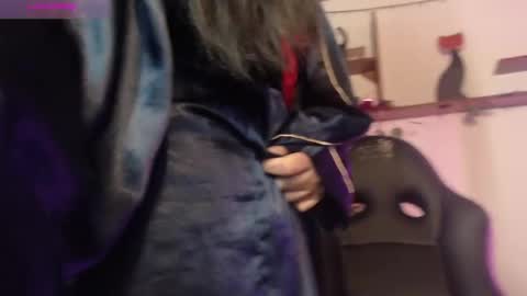 queenrose94 online show from April 1, 1:52 pm