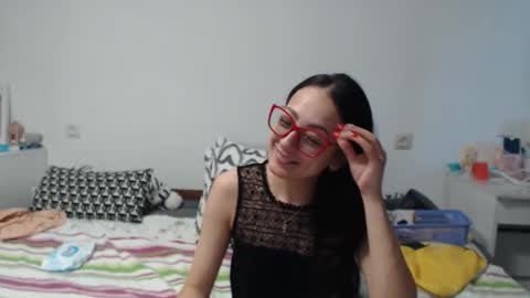 queensofiaqueen online show from April 4, 9:27 am