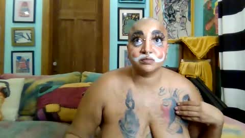 Queen Hilarity online show from March 11, 7:33 am