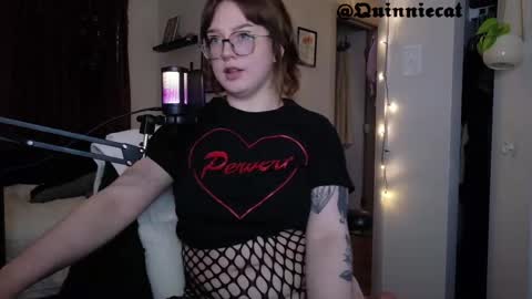 Quinn online show from June 2, 12:01 am