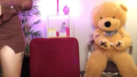 Nova Hollis online show from March 29, 4:25 am