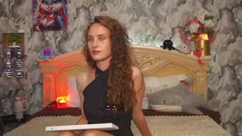 Qwi online show from June 13, 2:22 am