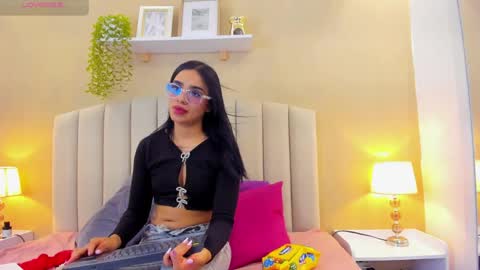 Rachel Donnelly online show from March 26, 3:01 am