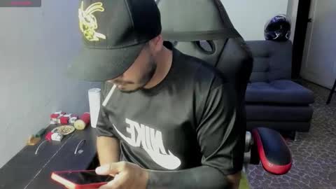 ragnar_lothbrok77 online show from November 5, 11:29 pm