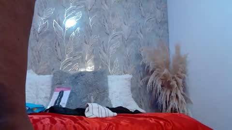 raichellcooper1 online show from December 16, 6:47 pm