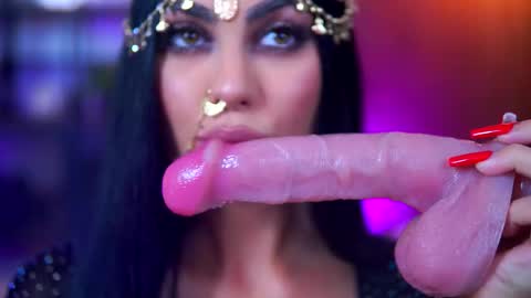 Lav online show from February 18, 8:08 pm