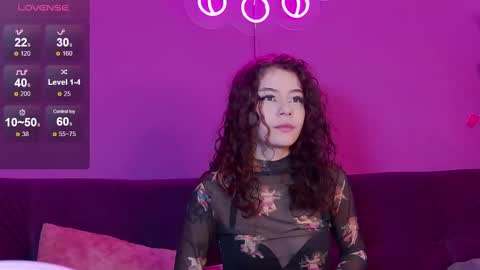 Snapshot of ravennmoonn chatting on September 19, 8:56 pm Raven online show from September 19, 8:56 pm