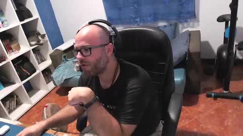 ravingr3d3 online show from October 19, 9:19 pm