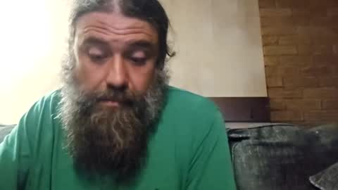 Snapshot of raybob252000 chatting on September 16, 2:24 am raybob252000 online show from September 16, 2:24 am