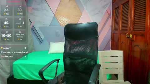 raylin_escobar online show from July 21, 7:49 pm