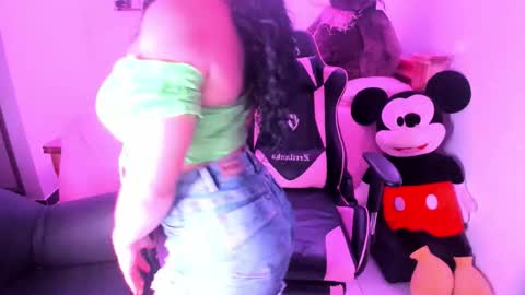 Danna online show from February 5, 9:51 pm