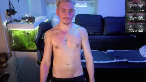 Rayzel online show from February 7, 4:43 pm