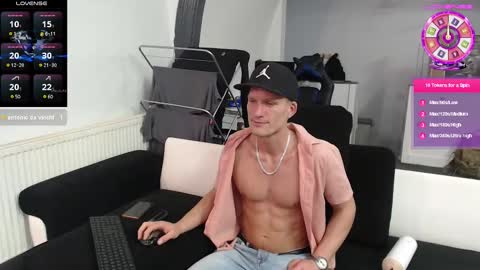 Snapshot of reallyman7 chatting on February 21, 11:10 pm Ask me online show from February 21, 11:10 pm