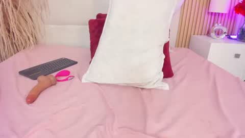 rebeca_taylor_ online show from July 15, 9:19 pm